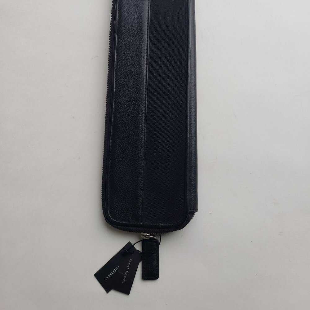 NWT sleek leather trim travel tie case - Picture 5 of 7